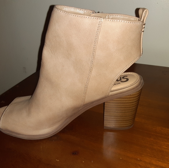 Shoes - Picture 2 of 2